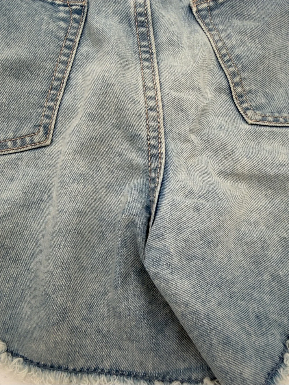Old Navy Light Wash Denim Frayed-Hem Shorts